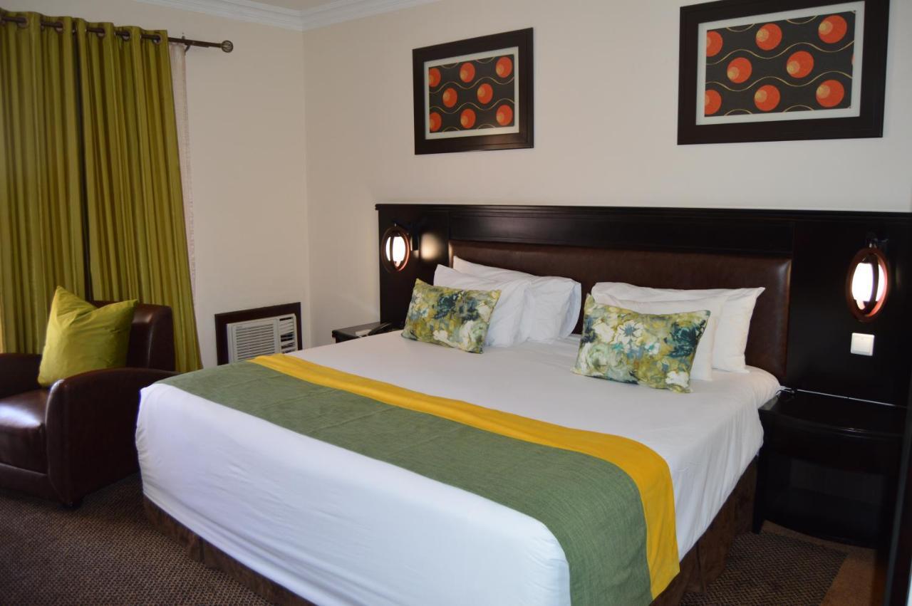 Majestic Five Hotel Palapye Bagian luar foto